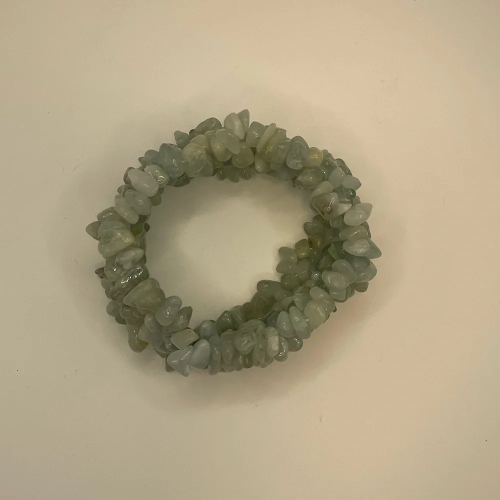 Natural Aquamarine Stretch Gemstone Nugget Cuff | Crystal Healing Jewelry 🧘♀️ - Picture 6 of 8